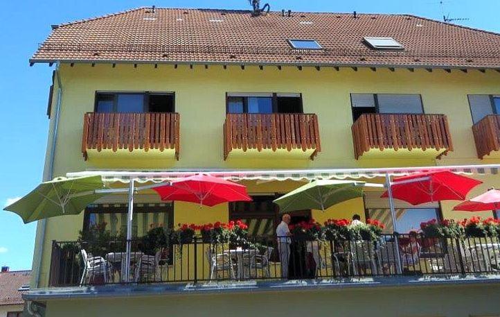 Hotel & Restaurant Krone Waldbronn Esterno foto