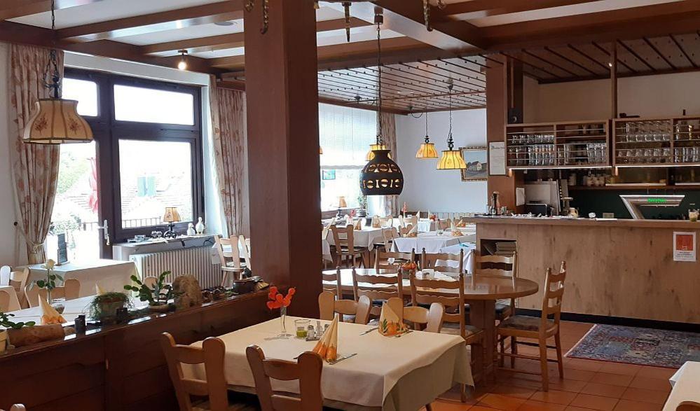 Hotel & Restaurant Krone Waldbronn Esterno foto