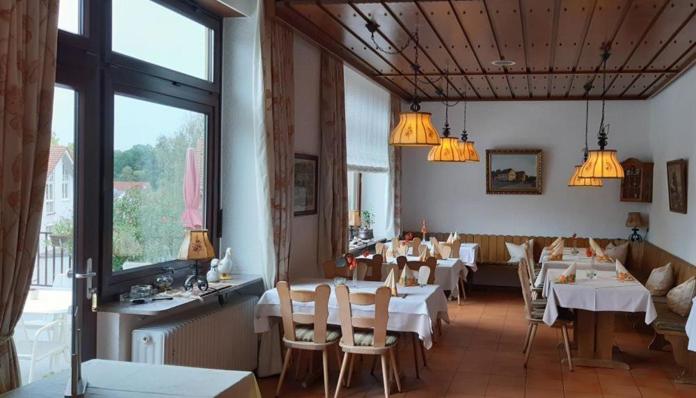 Hotel & Restaurant Krone Waldbronn Esterno foto